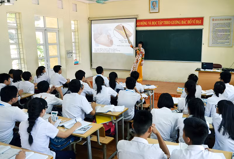 Giáo viên mong muốn được sáng tạo trong việc giảng dạy. Ảnh minh họa: Baoquangninh.com.vn Giáo viên mong muốn được sáng tạo trong việc giảng dạy. Ảnh minh họa: Baoquangninh.com.vn
