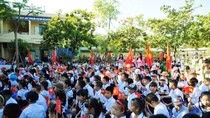 Tham dự lễ khai giảng, học sinh phải tập dượt nhiều lần để buổi lễ diễn ra suôn sẻ. Ảnh minh họa: Nhandan.com.vn Tham dự lễ khai giảng, học sinh phải tập dượt nhiều lần để buổi lễ diễn ra suôn sẻ. Ảnh minh họa: Nhandan.com.vn