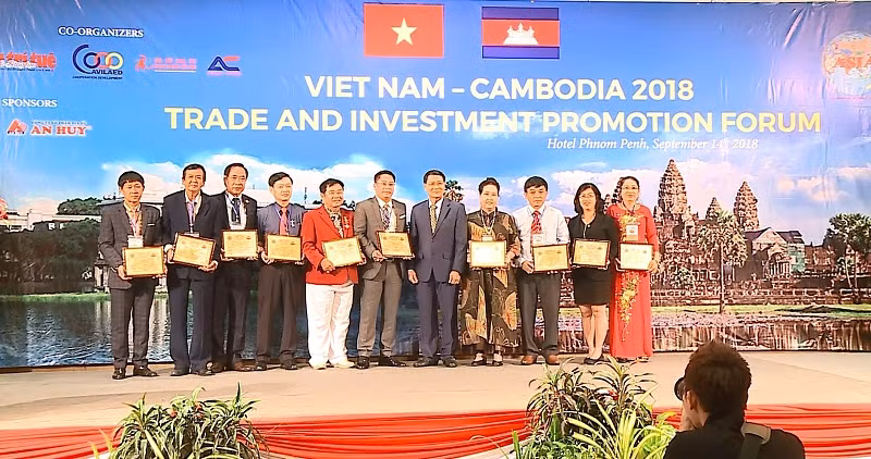 FrieslandCampina Việt Nam vinh dự được vinh danh 3 lần tại Lễ trao giải FrieslandCampina Việt Nam vinh dự được vinh danh 3 lần tại Lễ trao giải