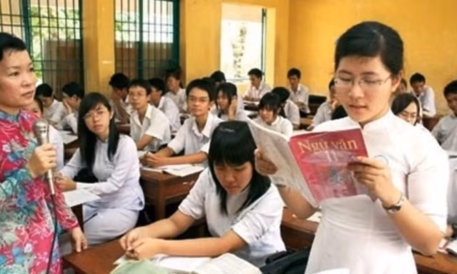 Thầy dạy văn có những bài giảng “thô tục” bị chuyển lớp ảnh 3