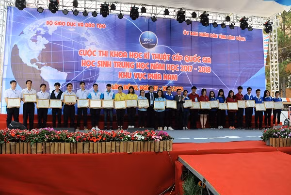 Cậu học trò xứ Nghệ bị từ chối cấp visa sang Mỹ dự thi khoa học kỹ thuật quốc tế ảnh 2