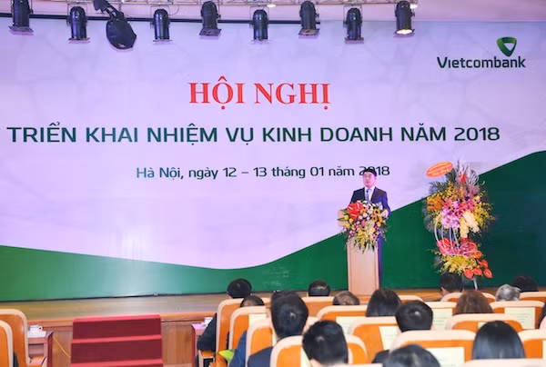 Ông Nghiêm Xuân Thành – Uỷ viên Ban chấp hành Đảng bộ khối Doanh nghiệp Trung ương, Bí thư Đảng ủy, Chủ tịch Hội đồng quản trị Vietcombank phát biểu tại hội nghị.
