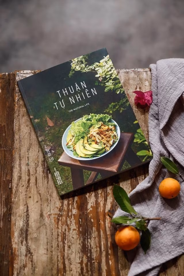 Thuận tự nhiên là sự hợp tác giữa đầu bếp dinh dưỡng Long Châu và AIA, trong khuôn khổ AIA Vitality - một chương trình sống khỏe độc đáo của AIA