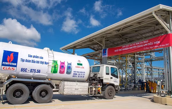Phó Thủ tướng Trịnh Đình Dũng đánh giá cao nỗ lực của PVN ảnh 4 Phó Thủ tướng Trịnh Đình Dũng đánh giá cao nỗ lực của PVN ảnh 4
