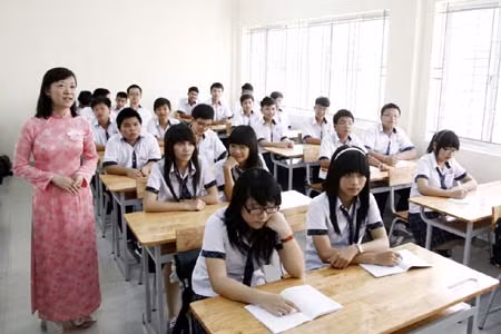 Nhiều người vui mừng trước những đổi mới dự kiến trong chương trình mới nhưng vẫn còn đó những băn khoăn. (Ảnh minh hoạ: TTXVN) Nhiều người vui mừng trước những đổi mới dự kiến trong chương trình mới nhưng vẫn còn đó những băn khoăn. (Ảnh minh hoạ: TTXVN)