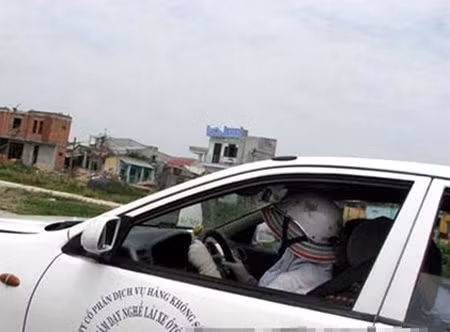 Thầy bắt lái, vội quá chưa kịp cởi gì. Thầy bắt lái, vội quá chưa kịp cởi gì.