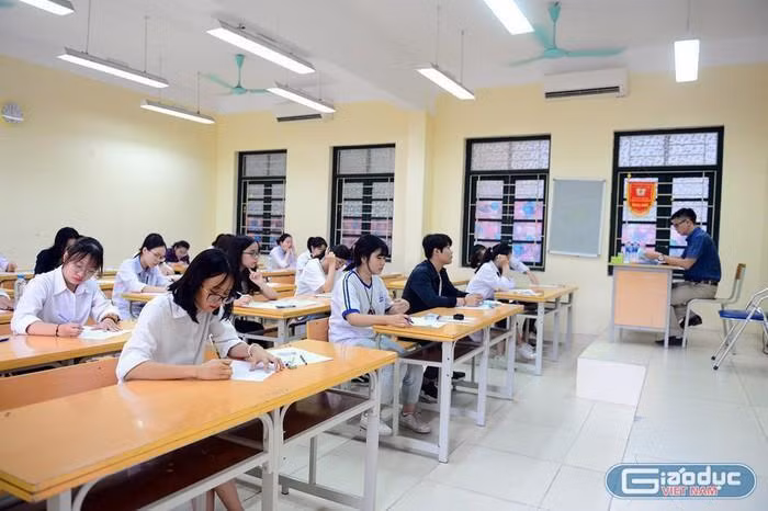 Theo Tiến sĩ Lê Viết Khuyến, hoạt động phân luồng học sinh sau trung học cơ sở cũng như sau trung học phổ thông đang gặp phải nhiều trở ngại. (Ảnh minh họa: Dương Hà)