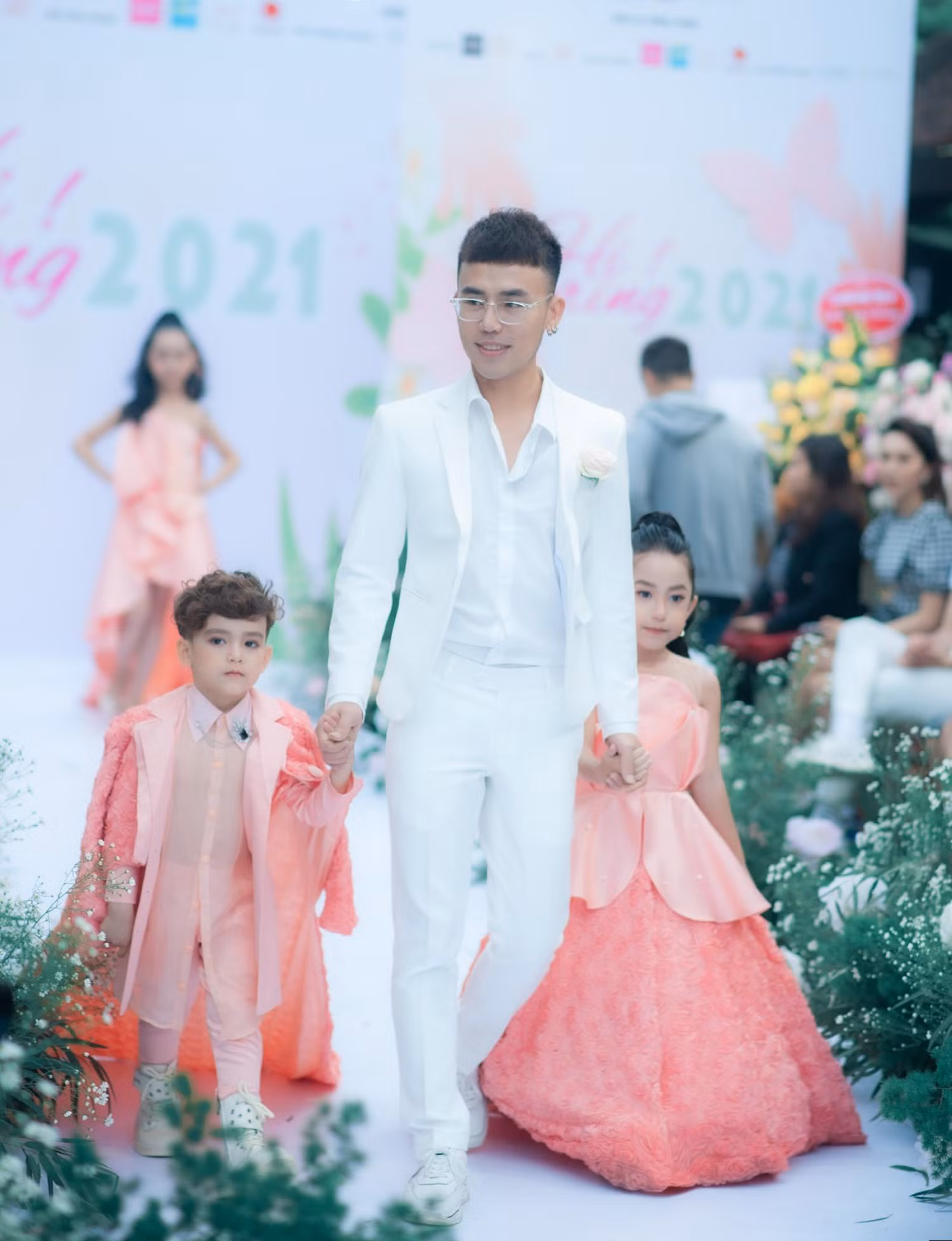 Nhật Thực nhắn nhủ đến các bạn trẻ hãy theo đuổi đam mê và ước mơ của mình để có được hạnh phúc. (Ảnh: NVCC)