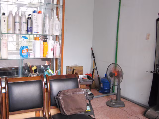 Phòng thẩm mỹ chăm sóc sắc đẹp như làm tóc, làm móng Phòng thẩm mỹ chăm sóc sắc đẹp như làm tóc, làm móng