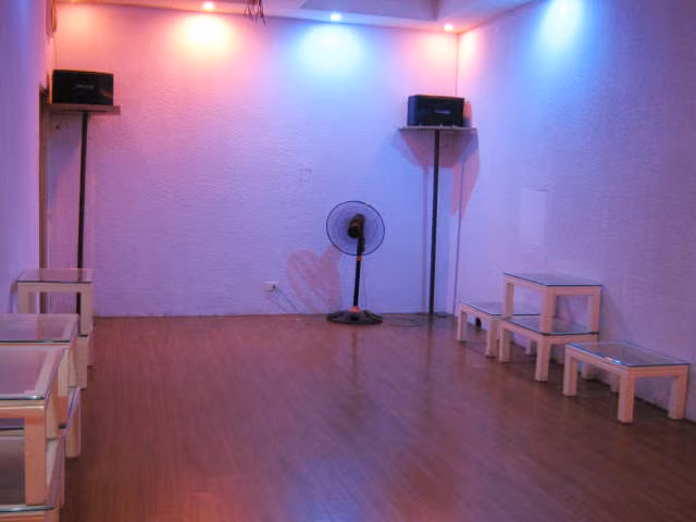 Phòng Karaoke trong phòng khách Phòng Karaoke trong phòng khách