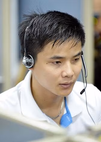 Hoàng Việt Trung làm việc tại Call Center được 5 năm – một thời gian rất dài với nhiều điện thoại viên và có nhiều kỷ niệm gắn bó với Vinaphone.