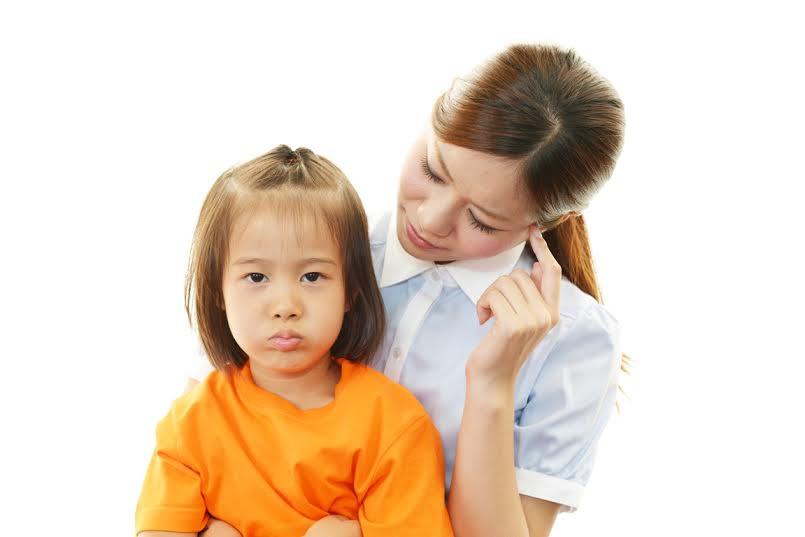 Nếu con kêu ngán sữa, thay vì thúc ép, mẹ hãy thử đổi vị sữa để kích thích vị giác của trẻ. Nguồn ảnh: ShutterStock Nếu con kêu ngán sữa, thay vì thúc ép, mẹ hãy thử đổi vị sữa để kích thích vị giác của trẻ. Nguồn ảnh: ShutterStock