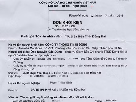 Đơn kiện ông Minh của MobiFone - Ảnh: Trung Hiếu chụp lại