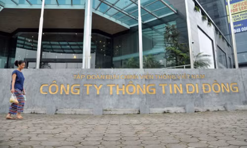 Sau gần 10 năm từ khi có quyết định cổ phần hóa, tên của Mobifone vẫn gắn liền với VNPT. Ảnh: Anh Quân Sau gần 10 năm từ khi có quyết định cổ phần hóa, tên của Mobifone vẫn gắn liền với VNPT. Ảnh: Anh Quân