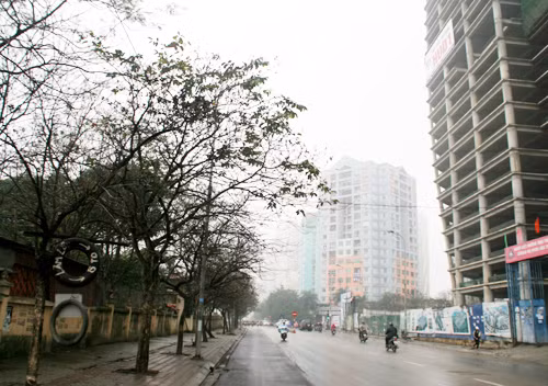 Nghĩa trang Quán Dền ngay trung tâm của khu Trung Hòa - Nhân Chính.