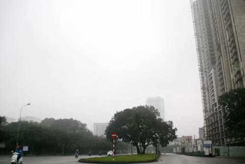 Ban công một tòa nhà sẽ là nghĩa trang lạnh lẽo tại KĐT mới Văn Quán.