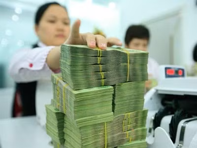 Hối hả chạy theo chỉ tiêu, ma lực đồng tiền nhiều cán bộ ngân hàng quên đạo đức nghề, sa chân, mắc cạn vào lao lý. Ảnh minh họa. Hối hả chạy theo chỉ tiêu, ma lực đồng tiền nhiều cán bộ ngân hàng quên đạo đức nghề, sa chân, mắc cạn vào lao lý. Ảnh minh họa.