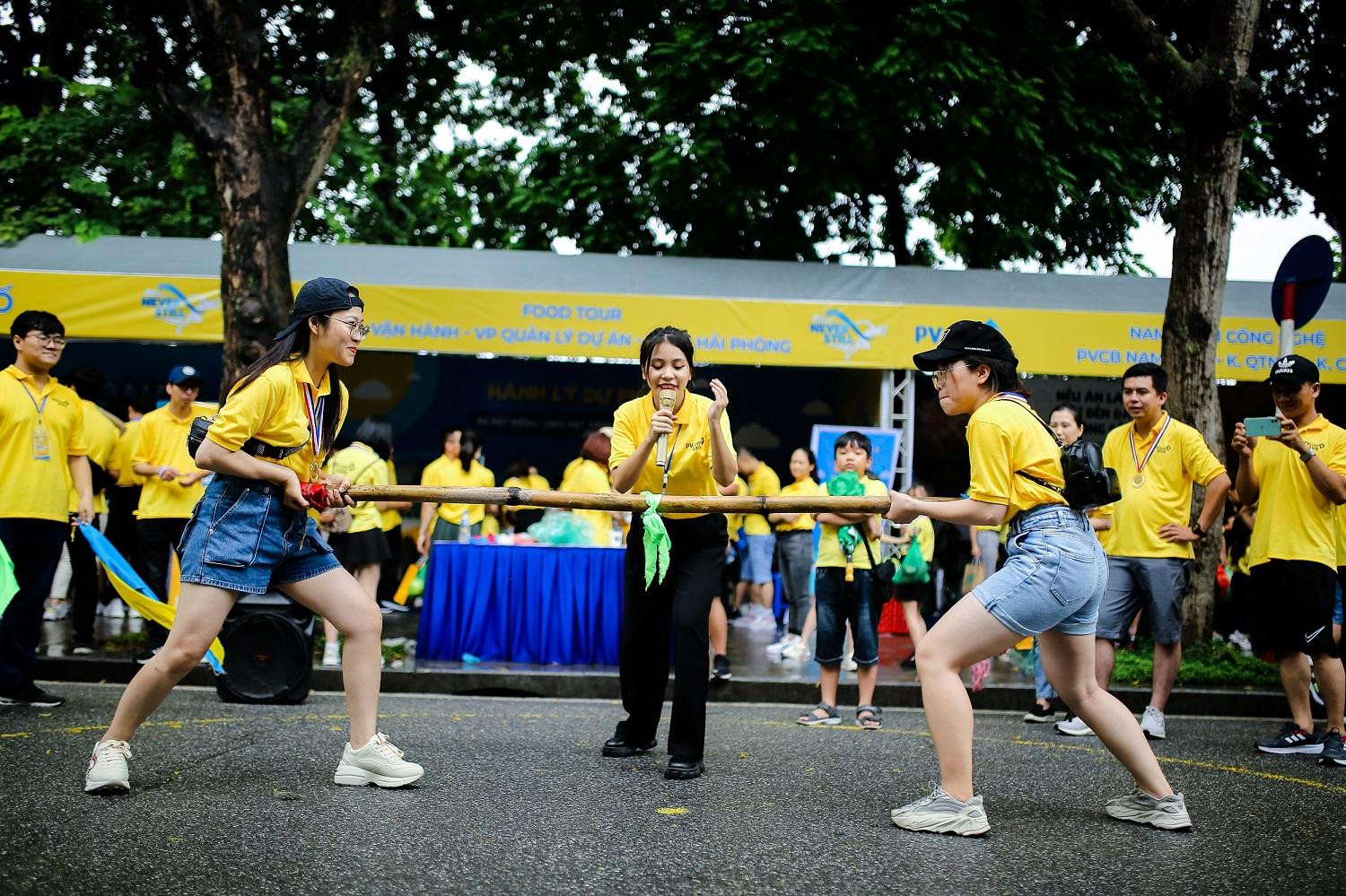 Mới đây, cũng nằm trong chuỗi hoạt động hướng tới kỷ niệm 9 năm ra mắt thương hiệu, PVcomBank đã tổ chức thành công cuộc thi “We Sing 2022” và chiến dịch “Đại sứ Ngân hàng số” với những hoạt động quy mô toàn hàng.