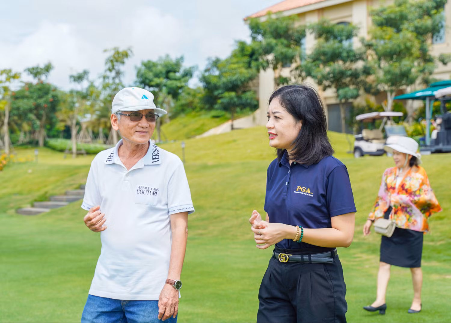 Chị Thuận Thiên trong một buổi trao đổi với nhà đầu tư của NovaWorld Phan Thiet về PGA Golf. Chị Thuận Thiên trong một buổi trao đổi với nhà đầu tư của NovaWorld Phan Thiet về PGA Golf.