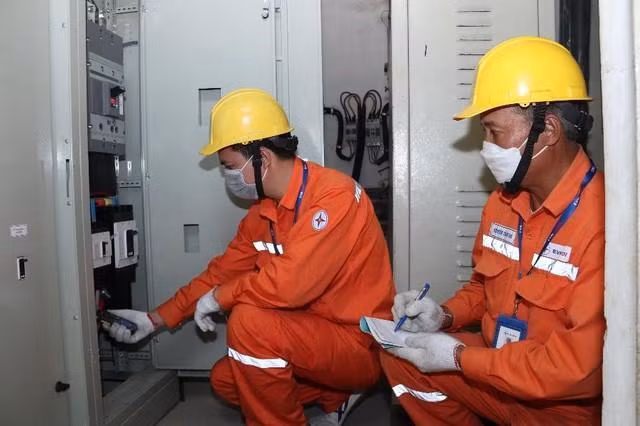 Bộ Công Thương vừa gửi công văn đến các bộ, ngành, địa phương, cơ quan liên quan để lấy ý kiến về biểu giá bán lẻ điện sinh hoạt mới