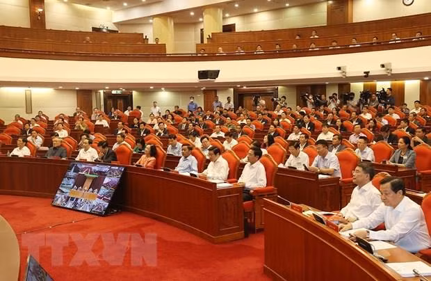 Các vị lãnh đạo Đảng, Nhà nước cùng các đại biểu dự hội nghị. (Ảnh: Trí Dũng/TTXVN) Các vị lãnh đạo Đảng, Nhà nước cùng các đại biểu dự hội nghị. (Ảnh: Trí Dũng/TTXVN)