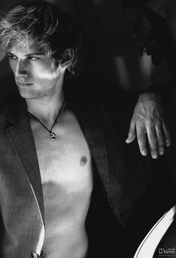 13. Alex Pettyfer.