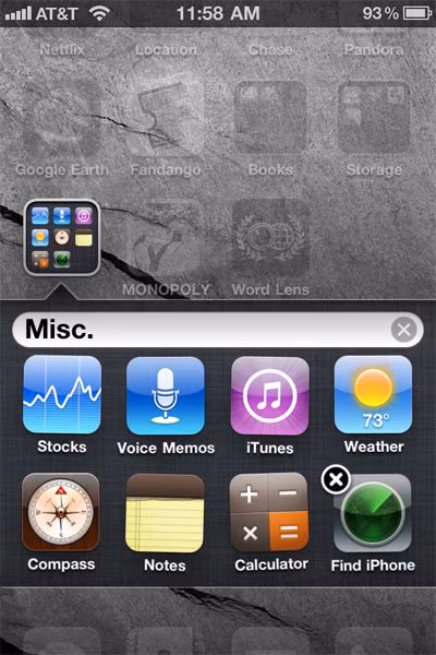 Khi muốn sắp xếp các ứng dụng cũng như đổi tên thư mục của iOS, bạn hãy giữ ngón tay trên một ứng dụng bất kỳ có trong thư mục đó cho đến khi thấy chúng lắc lư. Lúc này thì bạn đã có thể sắp xếp thứ tự của các ứng dụng bằng cách kéo thả hay đổi tên lại thư mục.