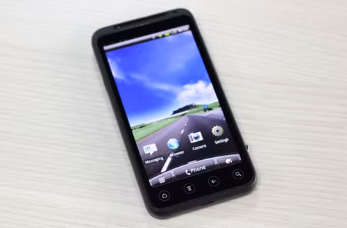 Chân dung Vua giá rẻ HKPhone H8-3G. Chân dung Vua giá rẻ HKPhone H8-3G.