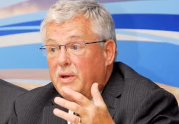 Giáo sư Carl Thayer. Giáo sư Carl Thayer.