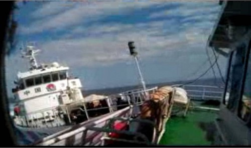 Tàu Trung Quốc nhiều lần hung hăng, liều lĩnh tông vào mạn tàu Việt Nam. Ảnh: Tuoitrenews.vn