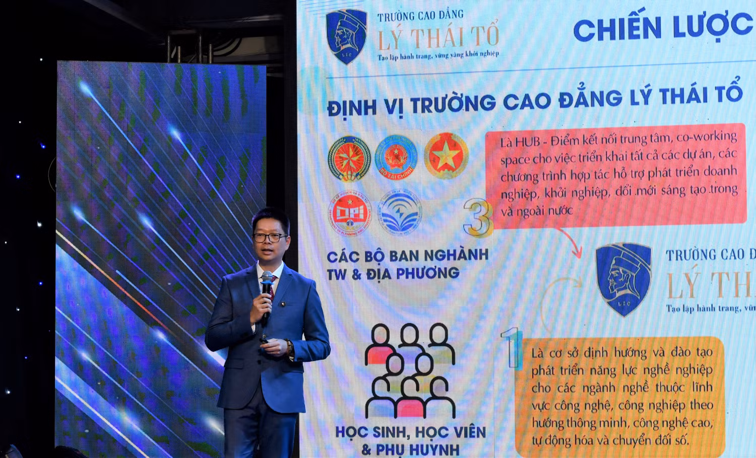 Phó Giáo sư, Tiến sĩ Nguyễn Tiến Đông - Tân Hiệu trưởng Trường Cao đẳng Lý Thái Tổ phát biểu tại buổi lễ (Ảnh: Tường San). Phó Giáo sư, Tiến sĩ Nguyễn Tiến Đông - Tân Hiệu trưởng Trường Cao đẳng Lý Thái Tổ phát biểu tại buổi lễ (Ảnh: Tường San).