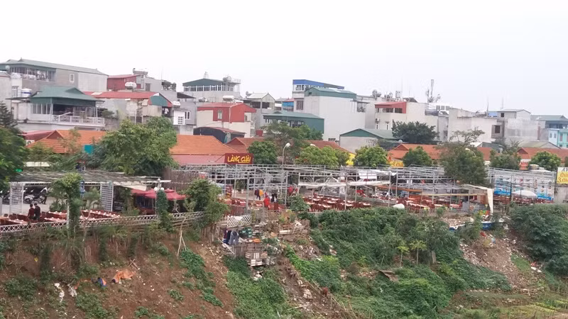 Phường Ngọc Lâm “bất lực” trước vi phạm hành lang thoát lũ sông Hồng? ảnh 2