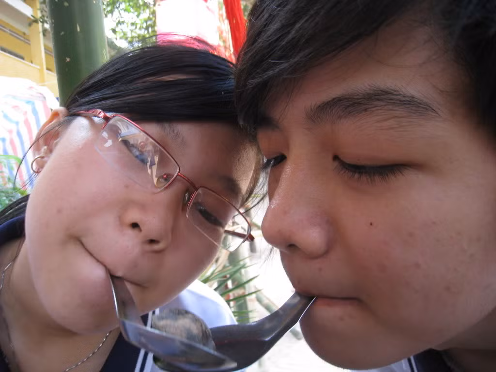 Chuyền than - đòi hỏi khéo léo và...ăn ý