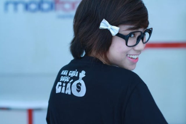 ...Nhưng bạn bè cũng có giá?