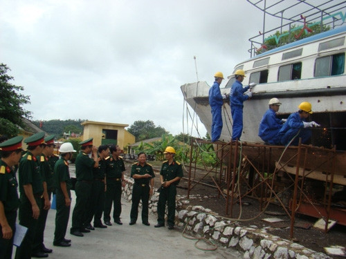 Công tác bảo dưỡng, sửa chữa...luôn được lãnh đạo, chỉ huy và mỗi cán bộ chiến sĩ quan tâm.