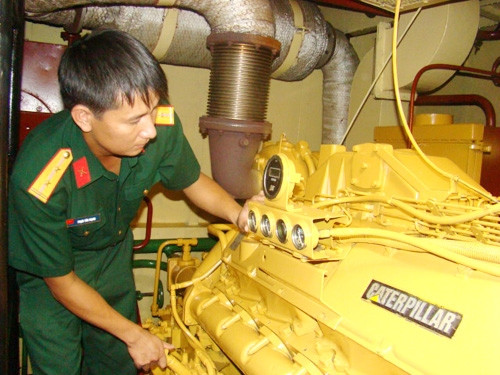 Công sức của máy trưởng (tàu số hiệu 14-21-03) và tập thể đơn vị để có được những cố máy "tốt trong, sạch ngoài" góp phần thực hiện cuộc vận động "giữ tốt, dùng bền" trong toàn đơn vị.