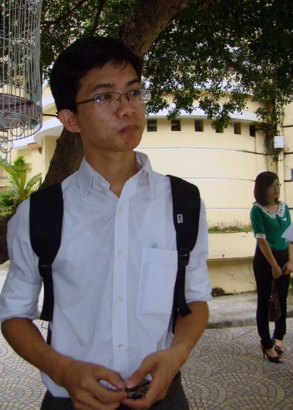 Thủ khoa ĐH Sư phạm Hà Nội là Đỗ Minh Thành khoa Sư phạm Vật lí với số điểm toàn quá trình học tập là 9.1/10. Minh Thành cũng là thủ khoa đầu vào của trường, ngoài ra cậu còn đạt rất nhiều danh hiệu, giải thưởng cao. Thủ khoa này mong muốn trở thành một người thầy giáo nhưng trước tiên Minh Thành sẽ tiếp tục học để lấy bằng Thạc sĩ.