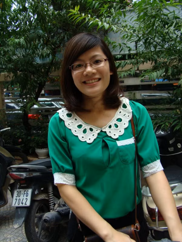 Vũ Hồng Nhung, Khoa Sư phạm Ngữ văn với số điểm học tập 8,71/10 đã xuất sắc trở thành thủ khoa của Trường ĐH Sư phạm Hà Nội. Hồng Nhung may mắn được thử việc tại trường Chuyên sư phạm. Theo Hồng Nhung, mặc dù có quy định về việc tuyển thằng tuy nhiên cô cho biết cũng cần phải có sự cố gắng, nỗ lực hết mình để có thể trụ lại trong ngành giáo dục.