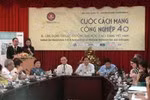 Các đại biểu tham dự hội thảo đã tập trung phân tích những tác động của cuộc cách mạng công nghiệp 4.0 đến giáo dục nghề nghiệp. Ảnh: TT