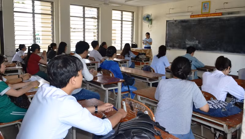 Sinh viên học ngành Sư phạm có thể được nhận thêm bằng đại học Kinh tế hoặc Bách khoa. Ảnh: TT
