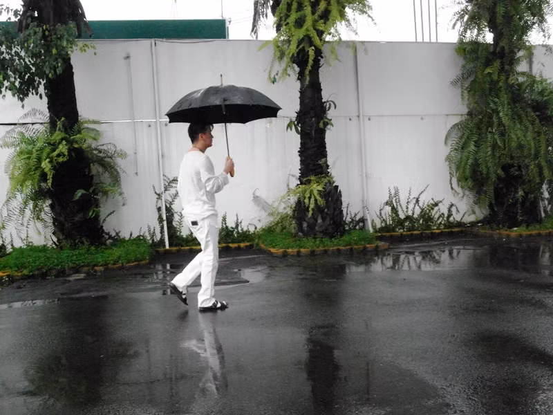Tránh những vũng nước đọng...