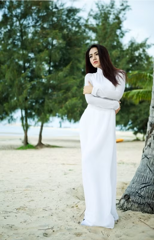 Cả Thúy Nga và Võ Trọng Phúc đều chưa lên tiếng xác nhận mối quan hệ này. Bộ ảnh đặc biệt "Thúy Nga áo dài trắng tinh khôi, dạo bước dưới tán dừa vi vu gió" được thực hiện bởi: Nhiếp ảnh gia Thôi Chí Dũng và đạo diễn hình ảnh Vô Thường.