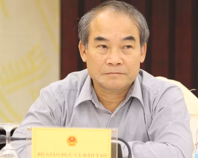 Thứ trưởng Nguyễn Vinh Hiển cho rằng, thi tốt nghiệp đỗ 99% nhưng có sự phân hóa. Ảnh: Ngọc Quang. Thứ trưởng Nguyễn Vinh Hiển cho rằng, thi tốt nghiệp đỗ 99% nhưng có sự phân hóa. Ảnh: Ngọc Quang.