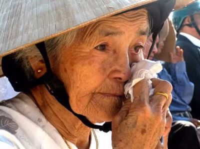 Những người hoạt động cách mạng trước tháng 1/1945 hay tới Cách mạng tháng Tám năm 1945 nay đều ở độ tuổi 85, liệu họ còn có con thi tốt nghiệp THPT? Ảnh minh họa. Những người hoạt động cách mạng trước tháng 1/1945 hay tới Cách mạng tháng Tám năm 1945 nay đều ở độ tuổi 85, liệu họ còn có con thi tốt nghiệp THPT? Ảnh minh họa.