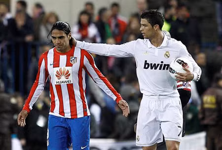 Những tuyên bố có liên quan tới Falcao và Ronaldo đang gây sốt các mặt báo thể thao.