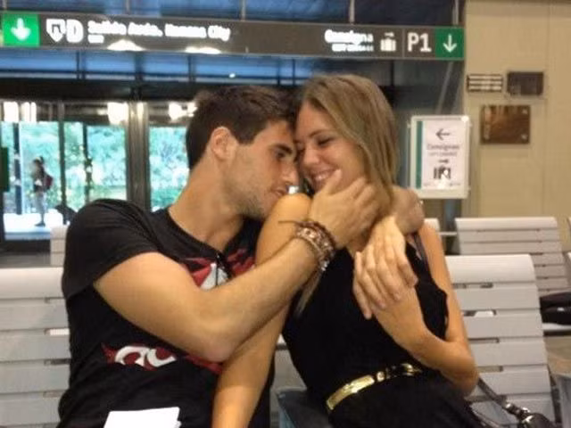 Với việc chiêu mộ thành công Javi Martinez, Bayern Munich cũng đã bổ sung bạn gái anh này, Mary Imizcoz vào danh sách các nàng Wags nổi tiếng của họ, vốn đã gồm rất nhiều mỹ nhân như Claudia (vợ Philipp Lahm), Sarah Brandner (bạn gái Bastian Schweinsteiger) và Silvia Meichel (vợ Mario Gomez). Với việc chiêu mộ thành công Javi Martinez, Bayern Munich cũng đã bổ sung bạn gái anh này, Mary Imizcoz vào danh sách các nàng Wags nổi tiếng của họ, vốn đã gồm rất nhiều mỹ nhân như Claudia (vợ Philipp Lahm), Sarah Brandner (bạn gái Bastian Schweinsteiger) và Silvia Meichel (vợ Mario Gomez).