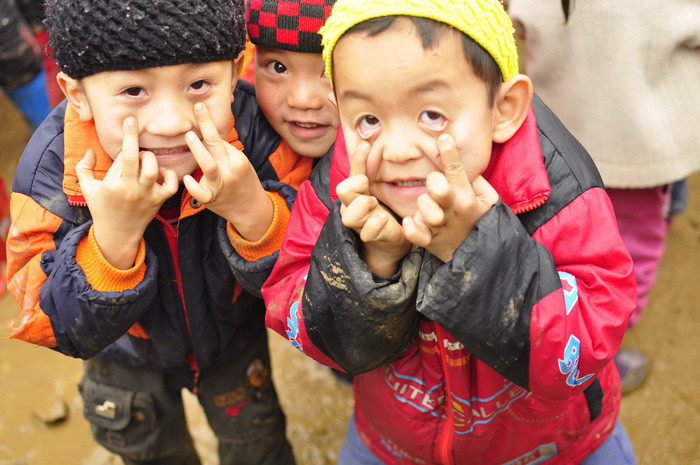 Những nét tinh nghịch, nhí nhảnh "tạo dáng" trước ống kính đến hồn nhiên, dễ thương (ảnh Trần Lân).