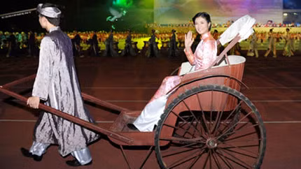 Ngọc Hân lỗi hẹn đêm đại lễ vì tắc đường Ngọc Hân lỗi hẹn đêm đại lễ vì tắc đường