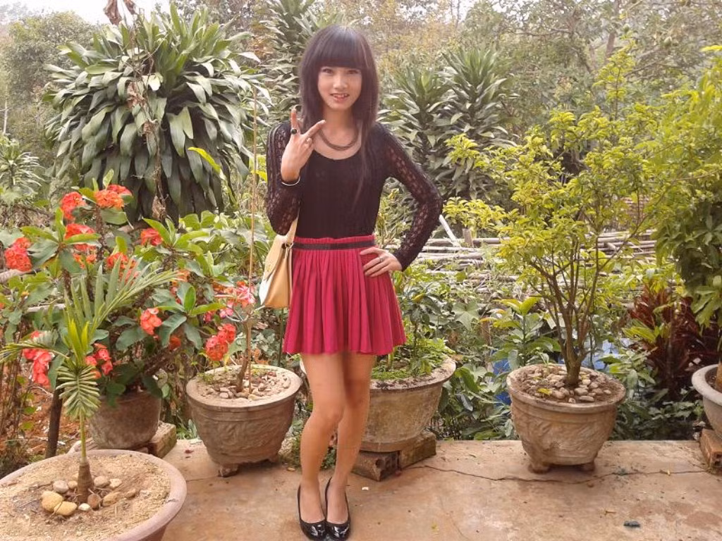 Sở thích của em là đi du lịch. Ngoài ra em còn thích đi shopping cùng bạn bè và xem phim vao những ngày ranh cuối tuần.