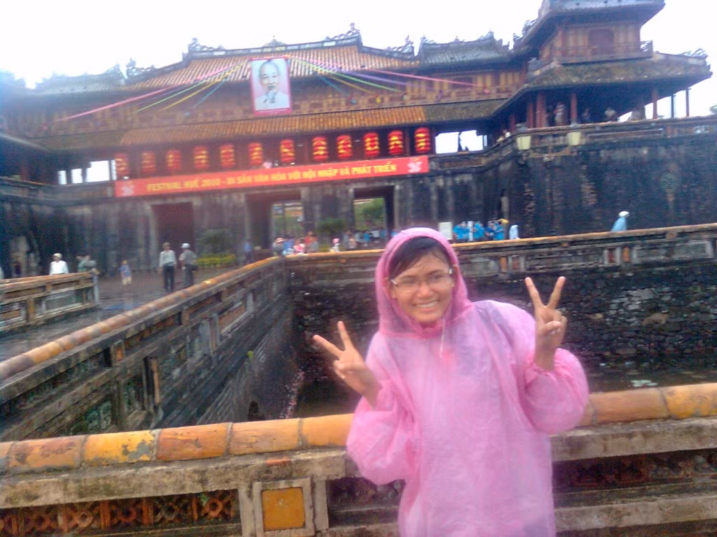 Không thật sự xinh nhưng có chút duyên con gái, không hề nổi bật nhưng là cũng đủ người ta ghi nhớ mình là ai.